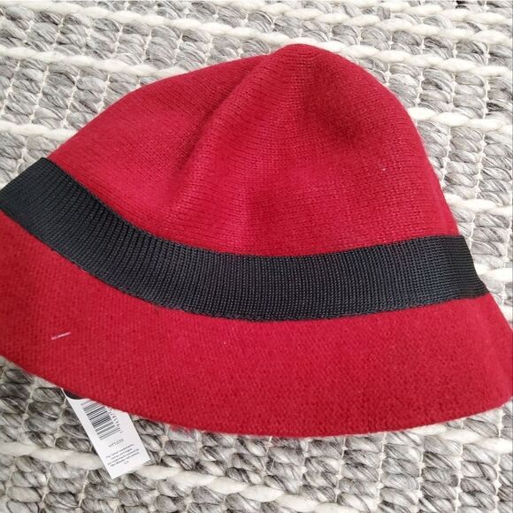 Tahari Fuzzy Knit Packable Bucket Hat - Picture 5 of 7